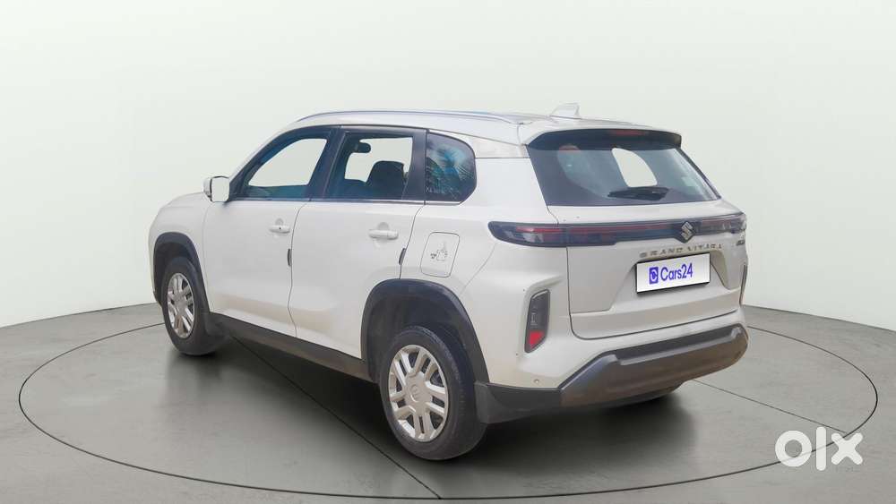 Maruti Suzuki Grand Vitara 1.5 Alpha Plus Intelligent Hybrid Ecvt, 2..
