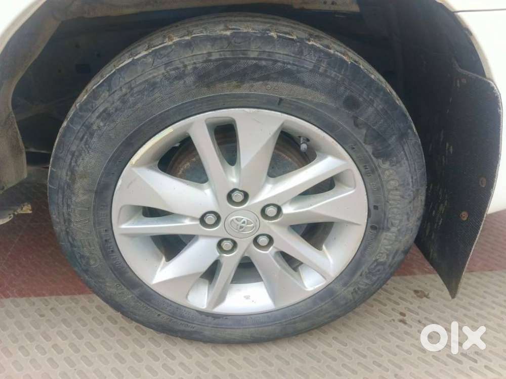 Toyota Innova Crysta [2020-ongoing] 2.4 Gx 8 Str, 2023, Diesel