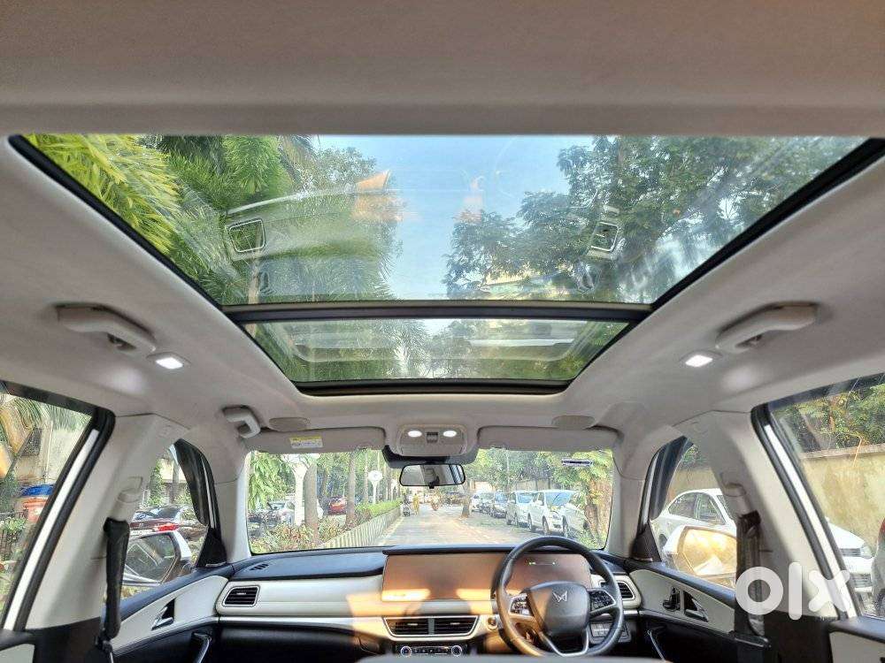 Mahindra Xuv700 2.2 Ax 7 Diesel At Luxury Pack Str, 2022, Diesel