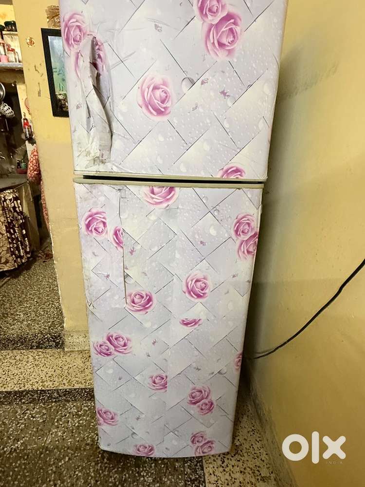 LG Refrigerator / Fridge &ndash; Good Working Condition | Used