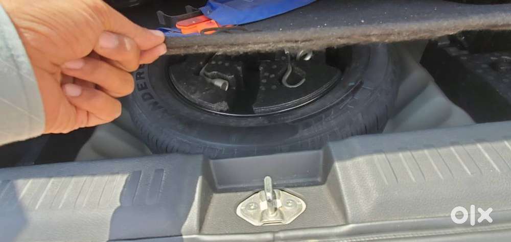 Maruti Suzuki Vitara Brezza 1.5 Vxi, 2023, Cng & Hybrids