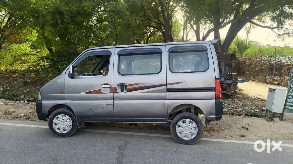 2022 Model 7 Seeter Car Cng Paas On Rs 87000 Km Runnig All Pappers Ok