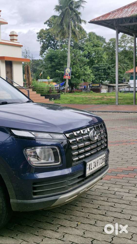 Hyundai Venue 2023 Petrol 41000 Km Driven