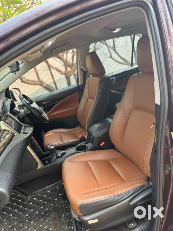 Toyota Innova Crysta 2.8z Automatic, 2016, Diesel