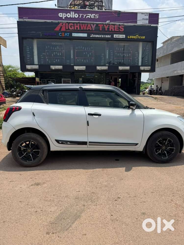 Maruti Suzuki Swift Vxi + Manual, 2022