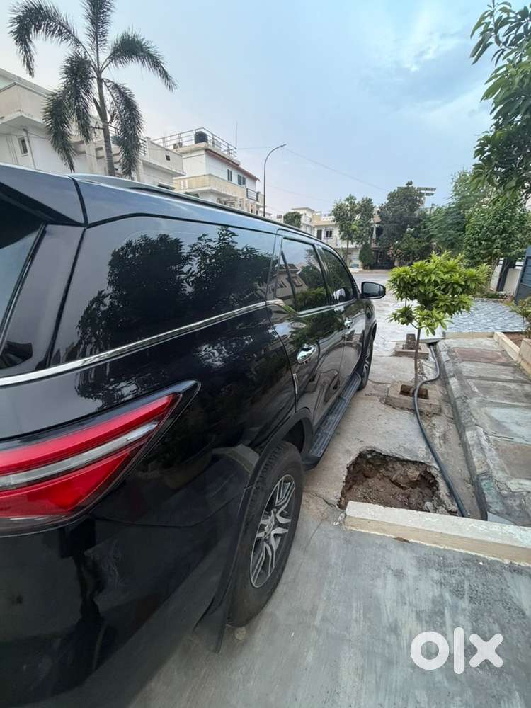 Toyota Fortuner Diesel 4x2 At 2025