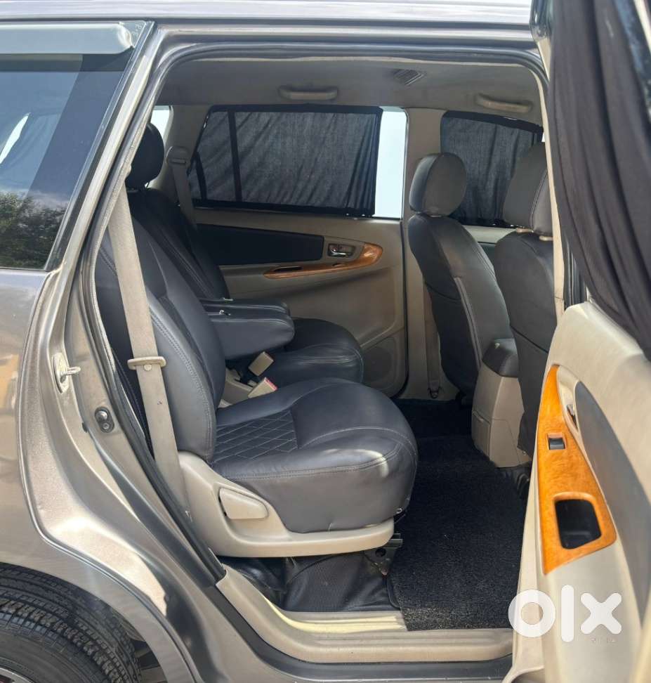 Toyota Innova 2.5 V 7 Str, 2010, Diesel