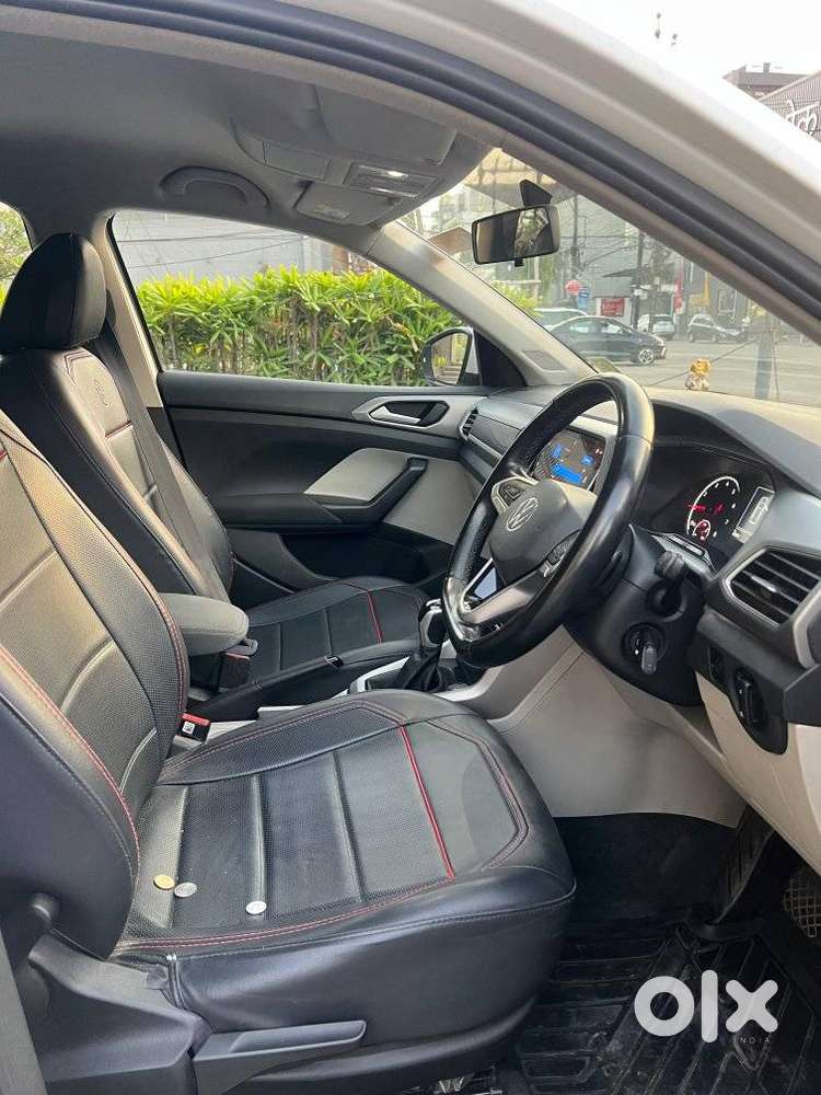 Volkswagen Taigun 1.0 Tsi Highline At, 2022, Petrol