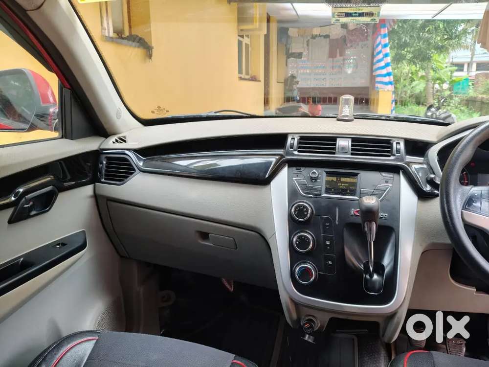 Yellow Board (cab) Mahindra Kuv 100 Diesel 2017