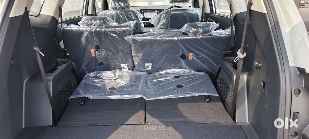 Kia Carens 2025 Petrol Well Maintained