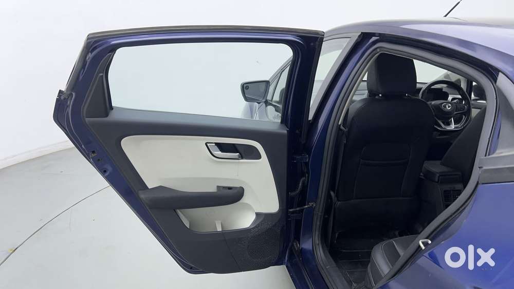 Tata Altroz 1.2 Xza Plus, 2022, Petrol