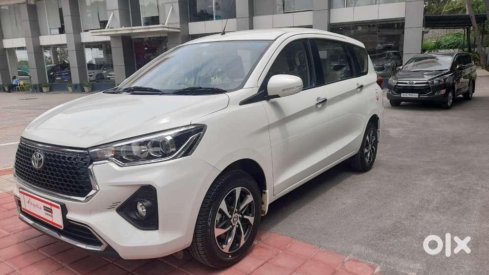 Toyota Rumion G Petrol Automatic Dual Tone, 2025, Petrol