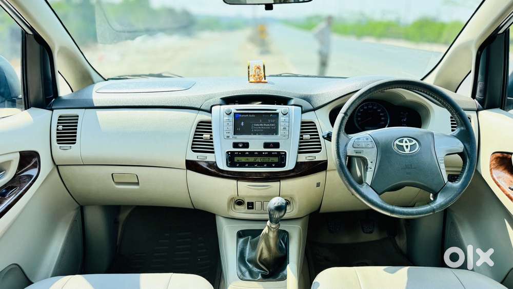 Toyota Innova 2.5 Vx 8 Seater Bs Iv, 2014, Diesel