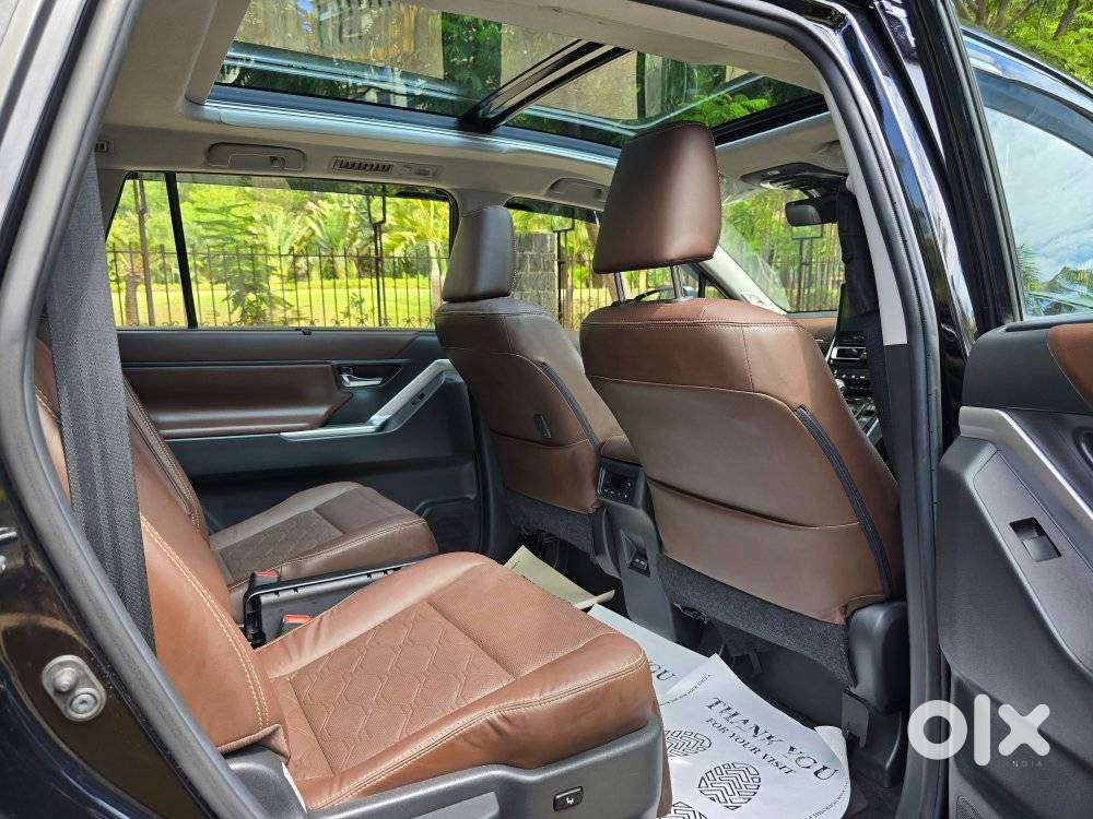Toyota Innova Hycross 2.0 Zx (o) Hybrid 7 Str, 2025, Petrol