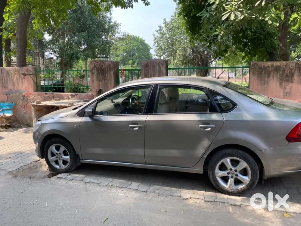Skoda Rapid Automatic 2013 Petrol Mint Condition Car Silent Engine