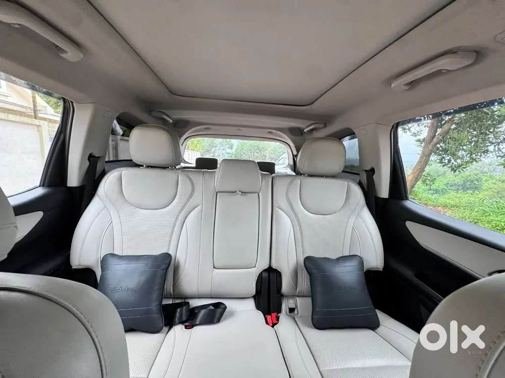 Mahindra Xuv700 Luxury 2024
