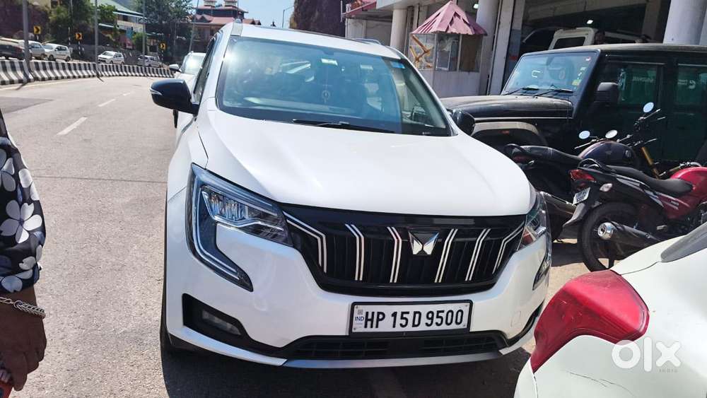 Mahindra Xuv700 2.0 Ax 5 Petrol Mt 7 Str, 2022, Petrol