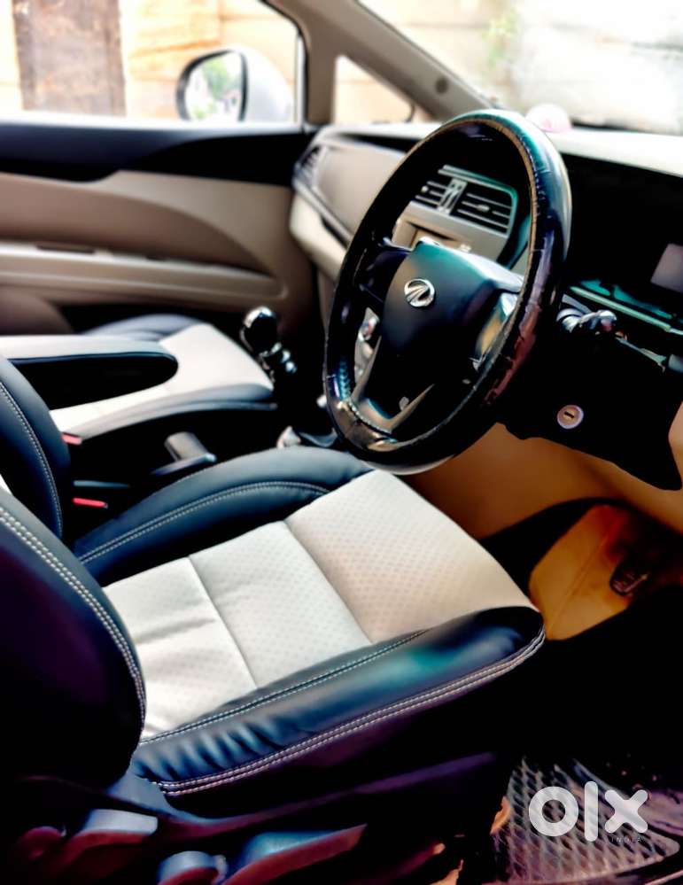 Mahindra Marazzo M4, 2018, Diesel