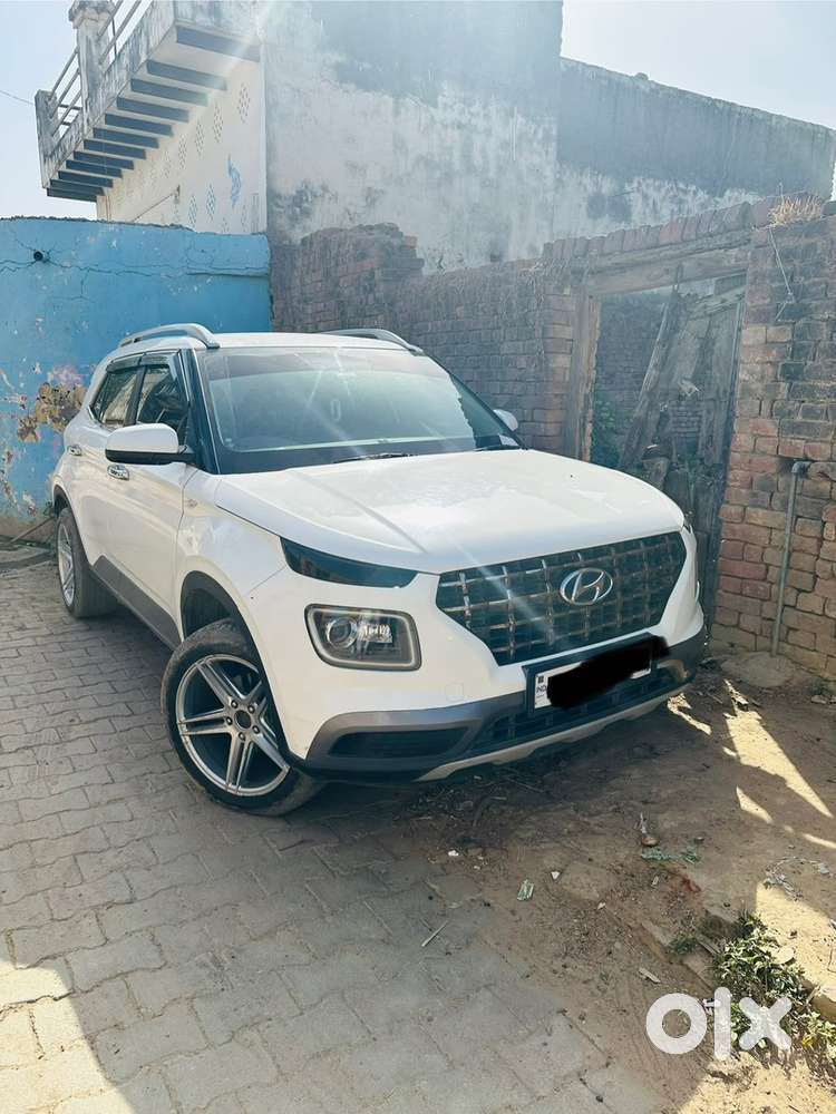 Hyundai Venue Petrol 2021
