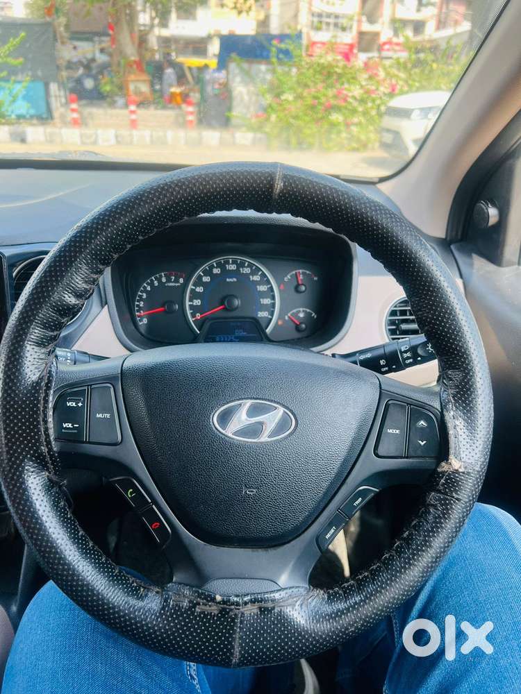 Hyundai Grand I10 Sportz, 2016, Petrol