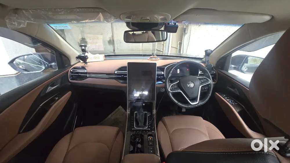 Mg Hector Plus Savvy 2023 With Low Kms Pristine Condition