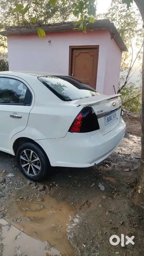 Chevrolet Aveo 2011 Petrol 90000 Km Driven