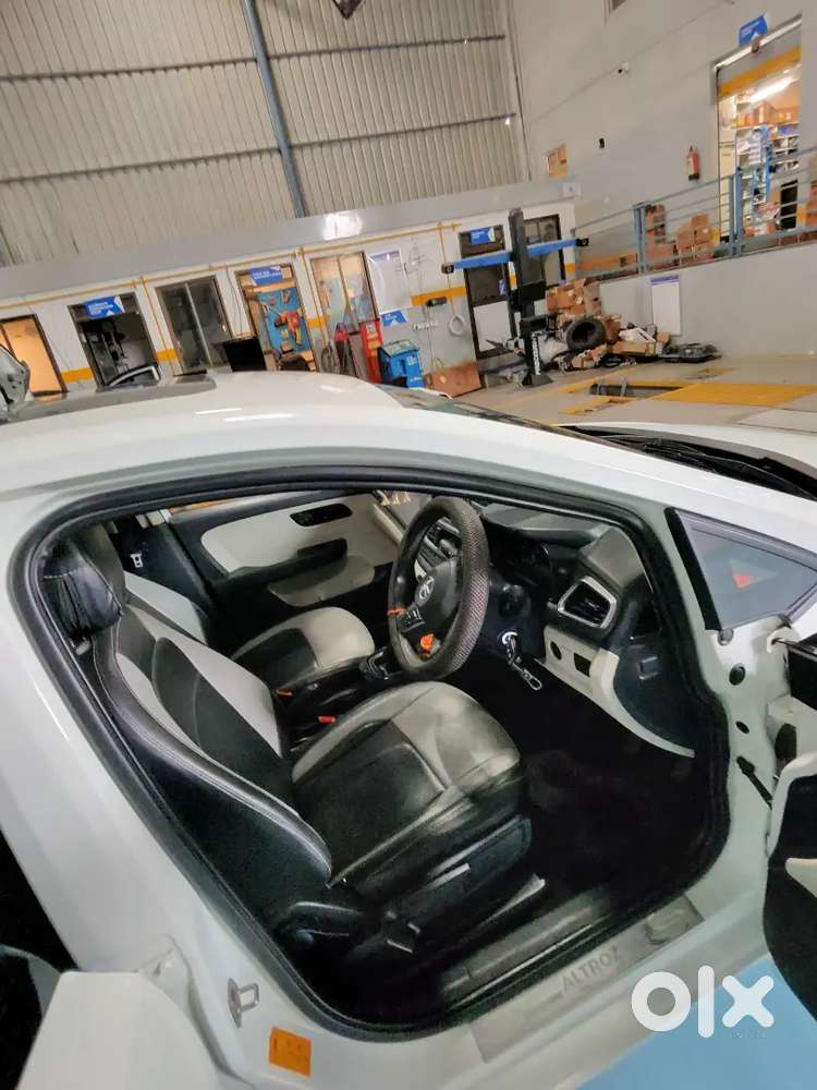 Tata Altroz Xm Plus (s) Petrol 2023 | Sunroof | 16500