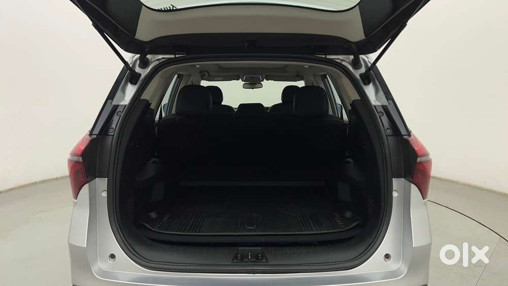 Mahindra Xuv700 2.2 Ax 5 Diesel At Str, 2022, Diesel