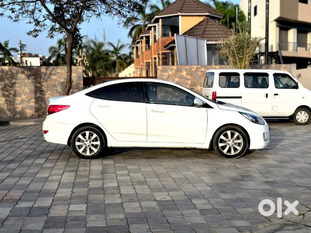 Hyundai Verna Fluidic 2012