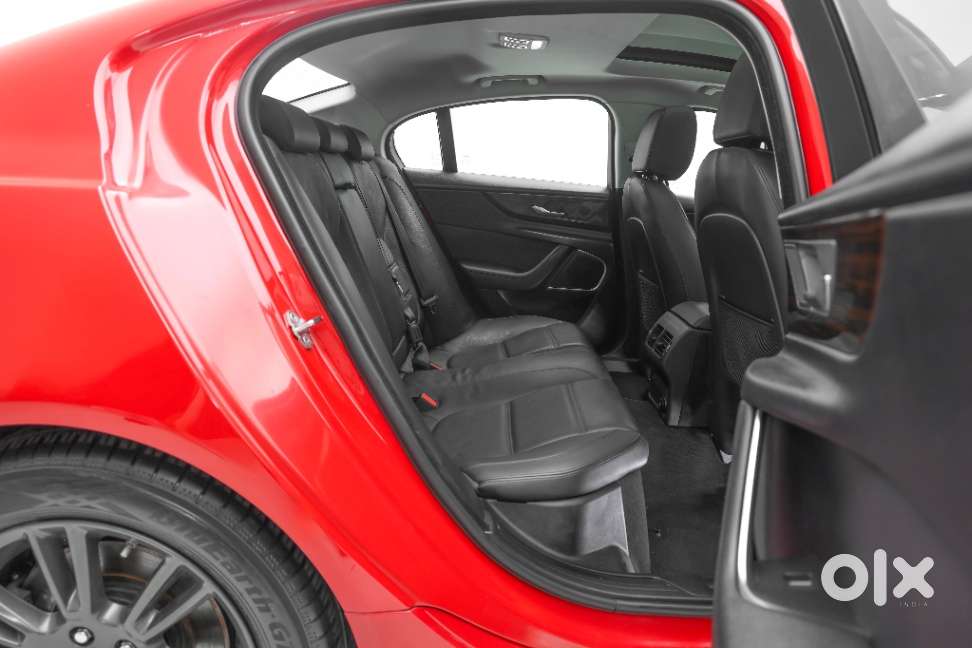 Jaguar Xe Portfolio, 2020, Petrol