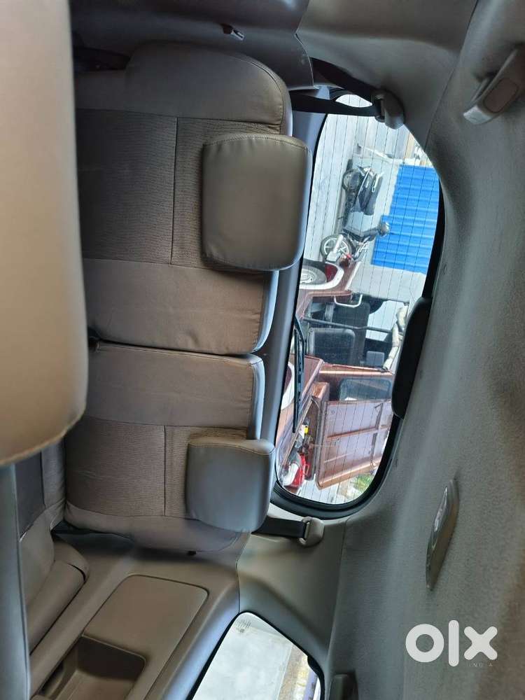 Toyota Innova 2.5g Diesel (2015) - Excellent Condition
