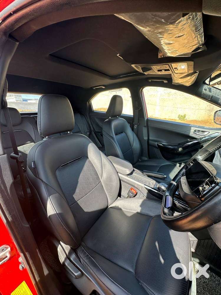 Tata Nexon Autametic And Sunroof