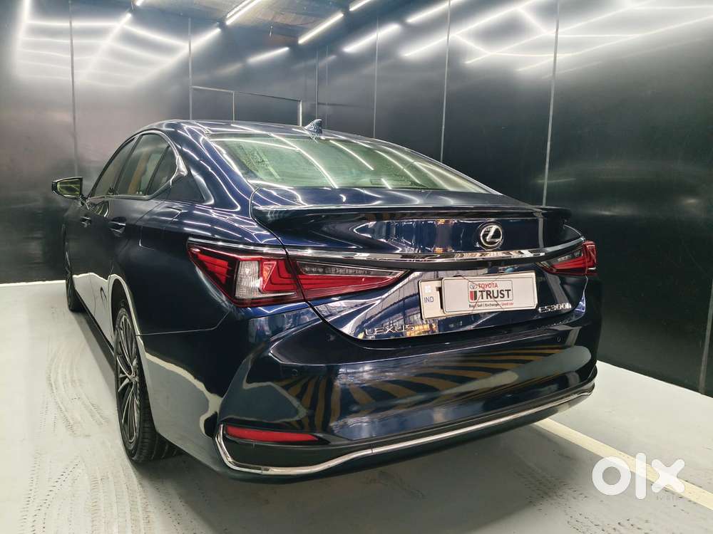 Lexus Es 300h Luxury, 2023