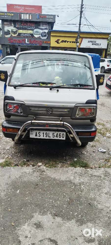 Maruti Suzuki Omni Petrol 8-str 8-year Car
