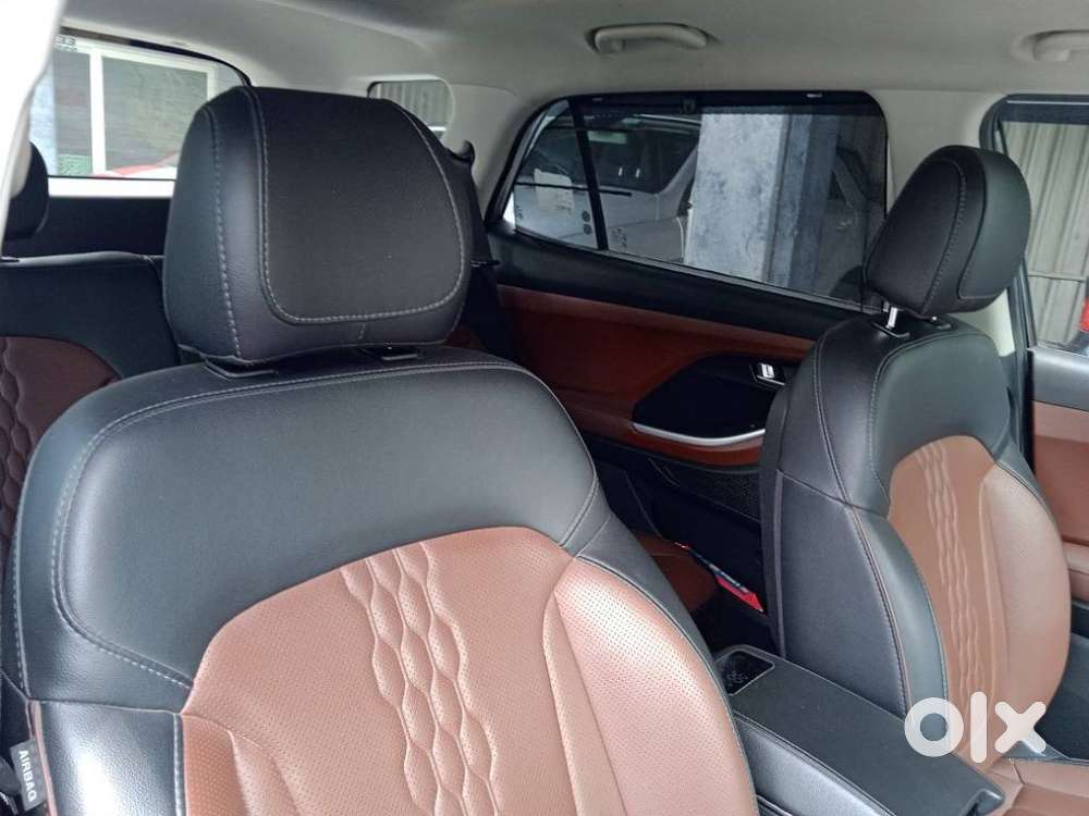 Hyundai Alcazar 2.0 Signature (o) Petrol At 7 Str, 2022, Petrol