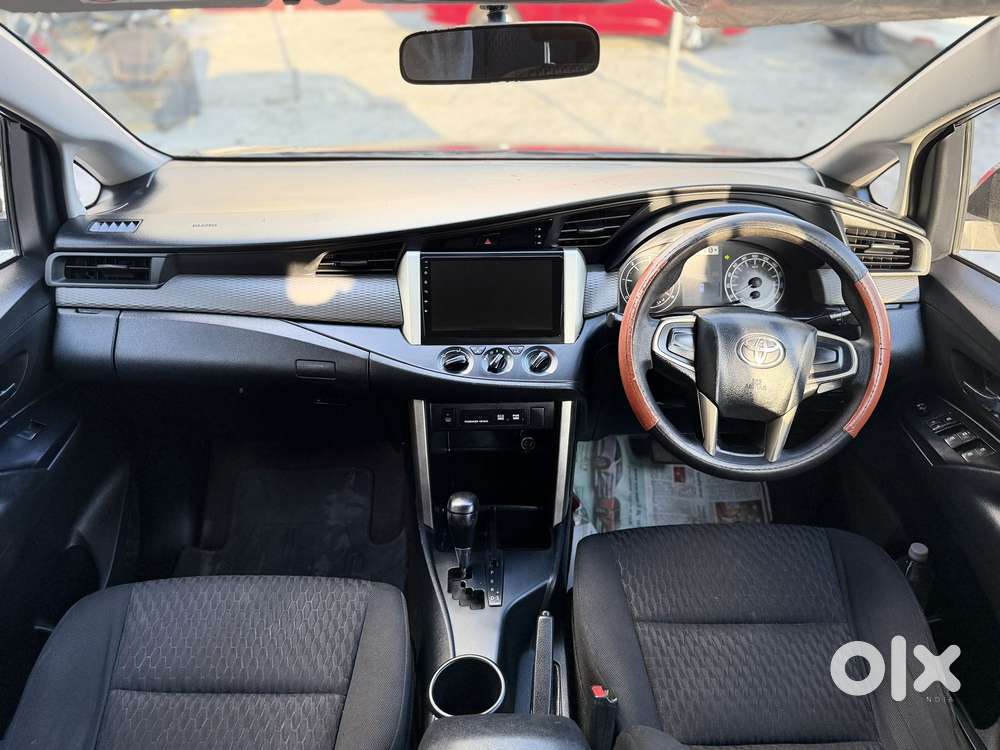 Toyota Innova Crysta 2.8 Gx At 8 Seater, 2017, Diesel
