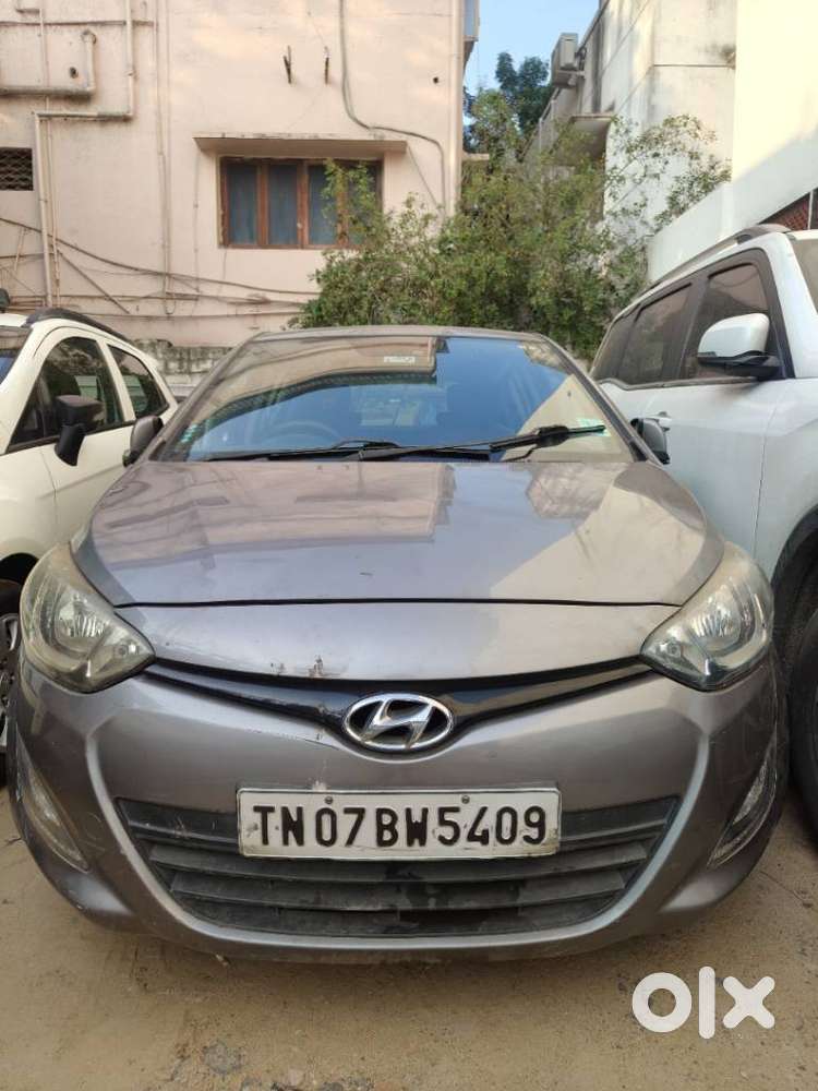 Hyundai I20 Sportz 1.4 At Vtvt, 2014, Petrol