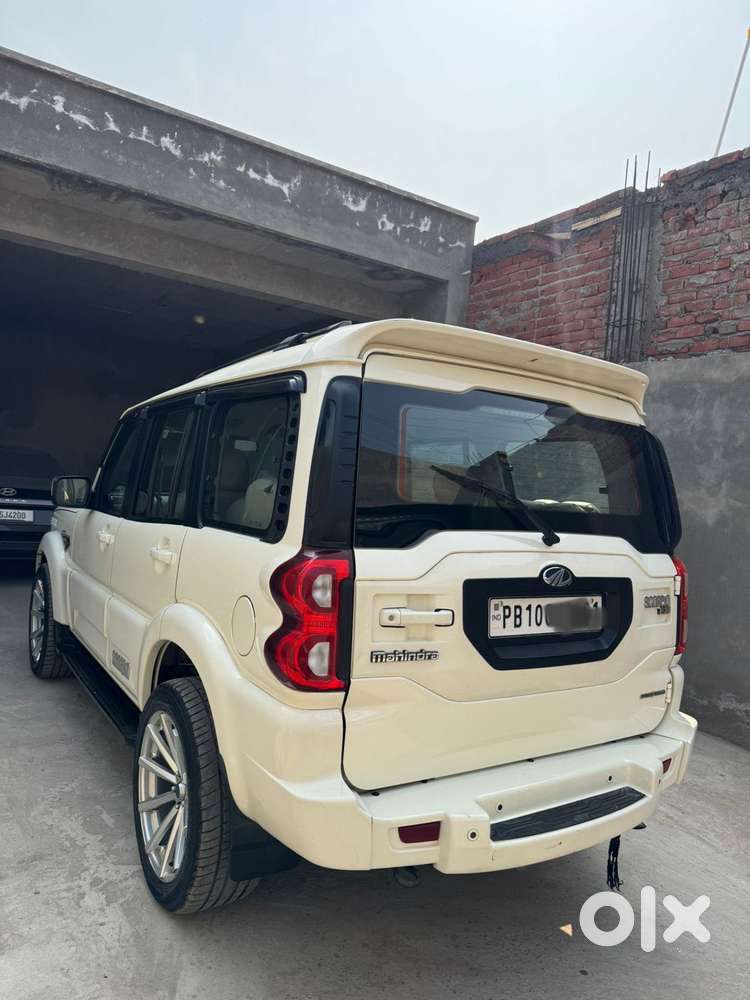 Mahindra Scorpio S10 8 Seater, 2017, Diesel