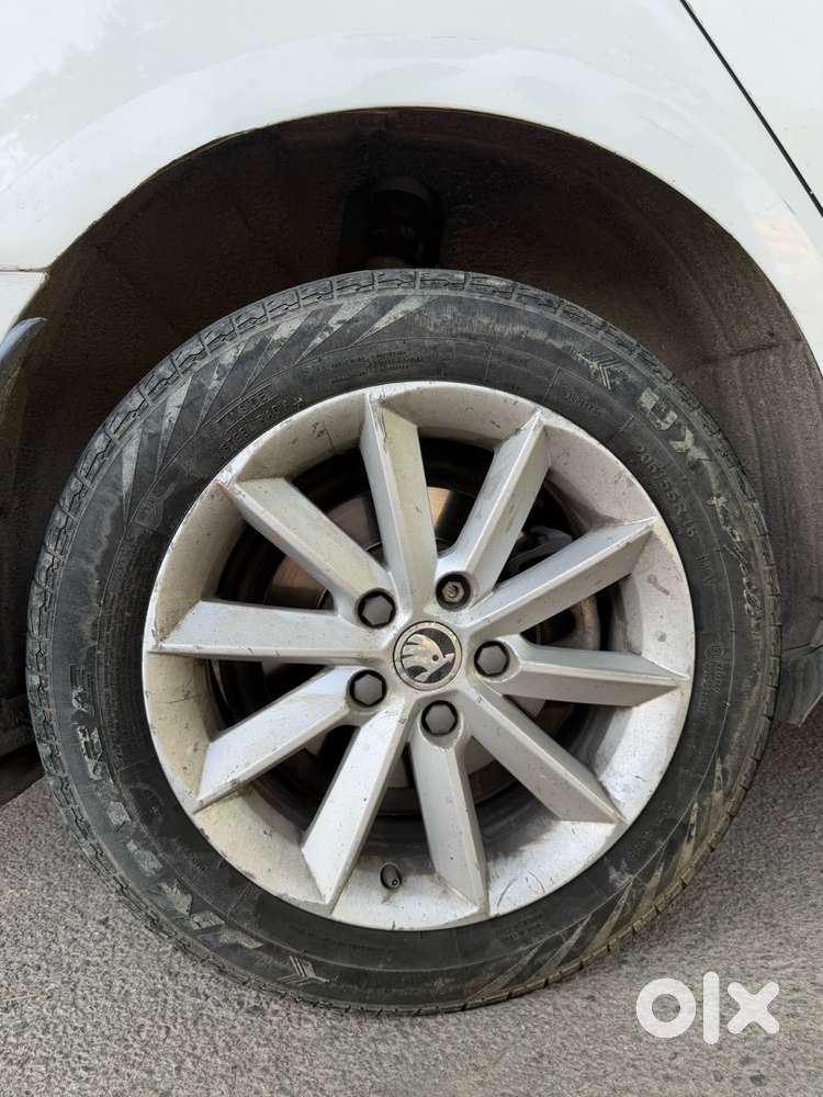 Skoda Superb Diesel 2015 With Company Service Record