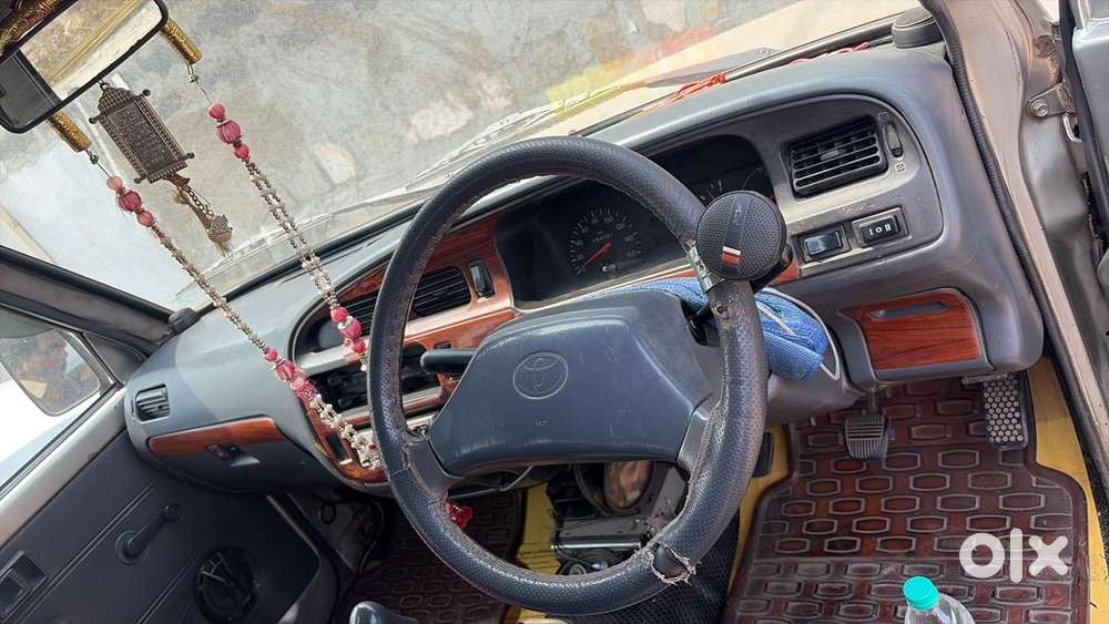 Toyota Qualis 2005 Diesel 22550 Km Driven