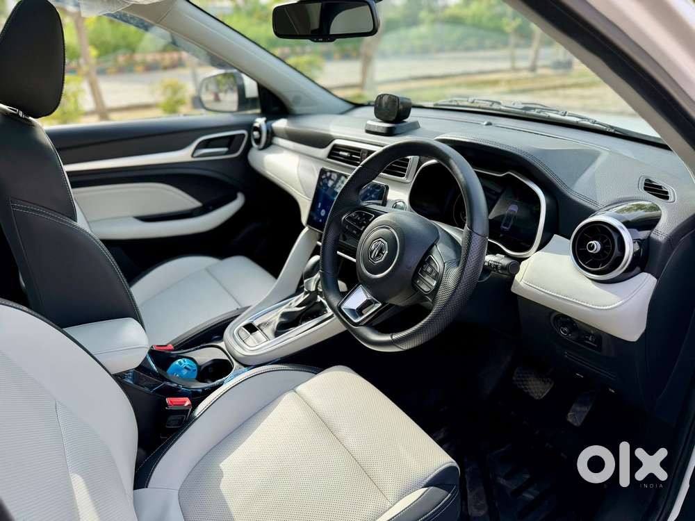 Mg Astor 1.5 Sharp(o) Cvt Ivory, 2025, Petrol