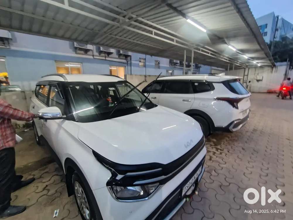 Kia Carens 2023 Petrol 30000 Km Driven