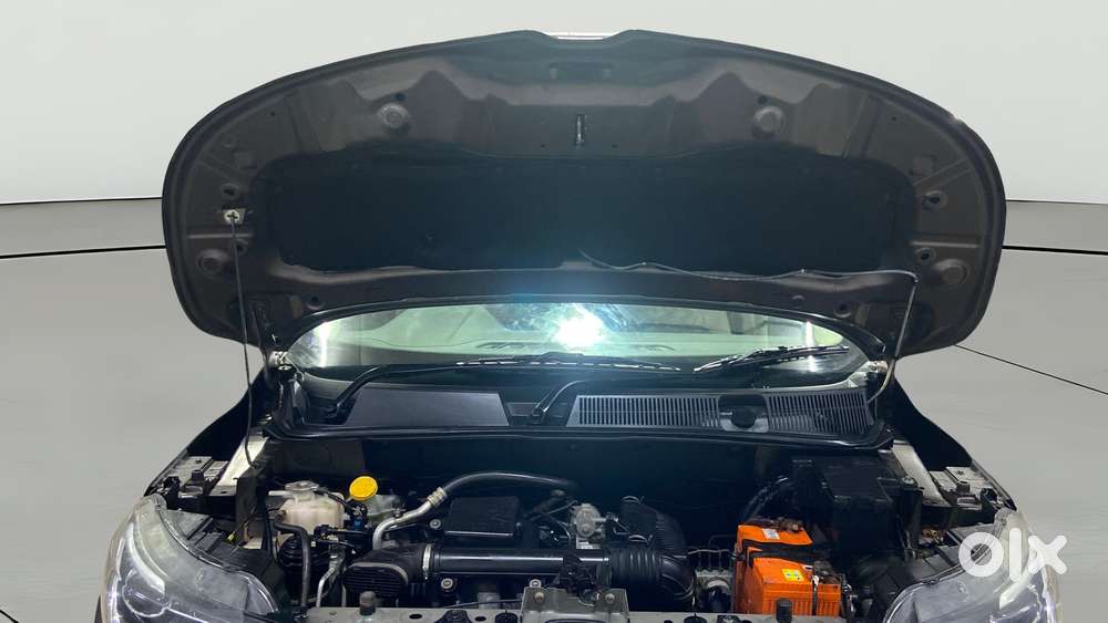 Renault Triber Rxz, 2022, Petrol