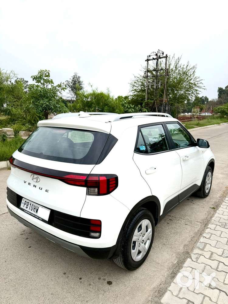 Hyundai Venue S 1.2 Petrol, 2022, Petrol