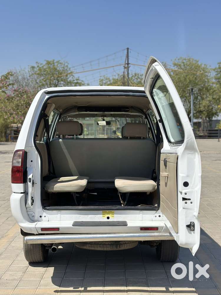 Chevrolet Tavera Neo Ls B4 - 7 Seats Bsiii, 2016, Diesel