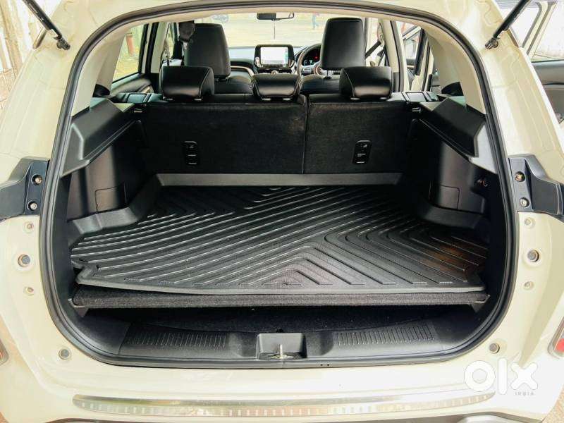 Maruti Suzuki Grand Vitara 1.5 Alpha Plus Intelligent Hybrid Ecvt, 2..