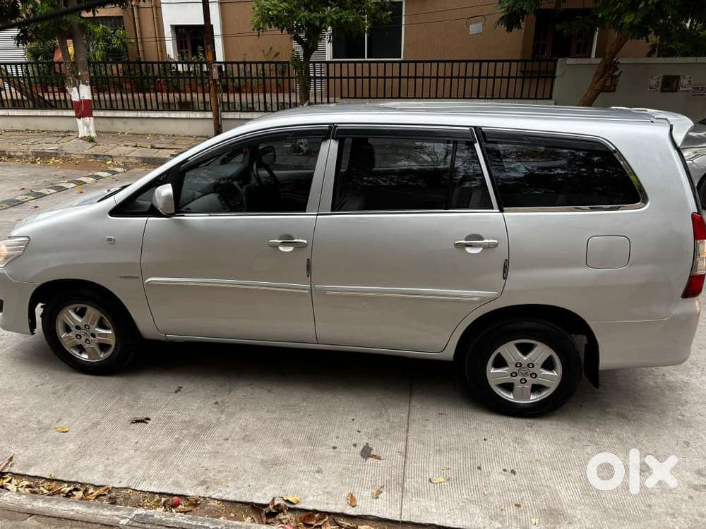 Toyota Innova 2.5 G (diesel) 8 Seater, 2012, Diesel