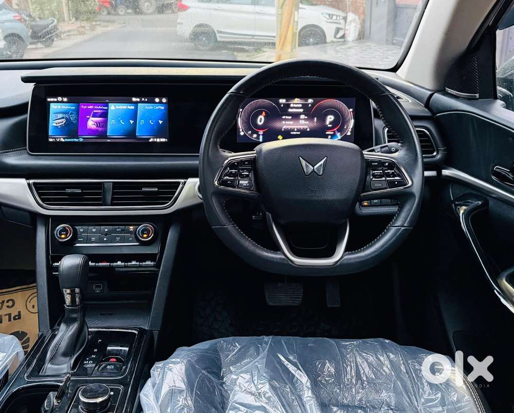 Mahindra Xuv700 2.2 Ax 7 Diesel At Luxury Pack Str, 2025, Diesel