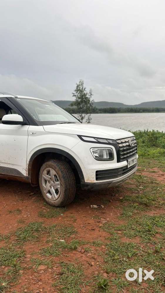 Hyundai Venue 2022 Petrol Well Maintained