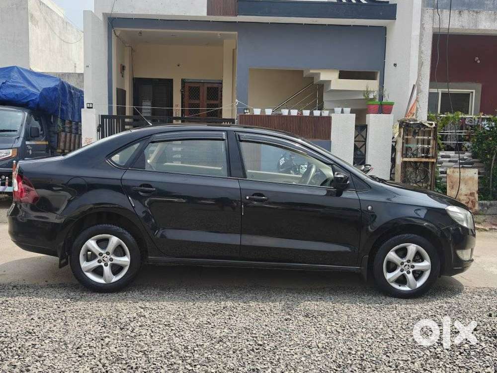 Skoda Rapid 1.5 Tdi At Elegance, 2014, Petrol